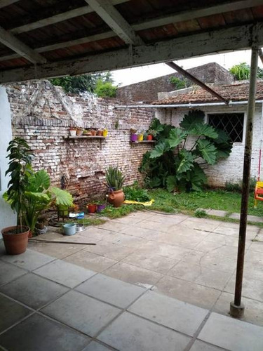 Imagen 22 de 23 de Excelente Casa Antigua De 4 Amb. Con Hermoso Patio.