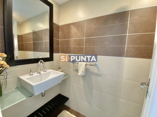Imagen 8 de 28 de Venta De Penthouse De 2 Dormitorios En Edificio Imperiale Iii Punta Del Este