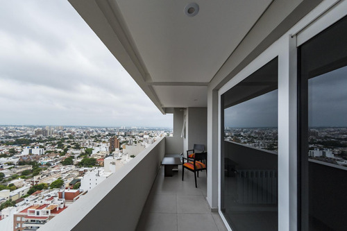 Venta Departamento Semi Piso, Gni Cardinales De Cofico, 3 Dormitorios Y 3 Baños.