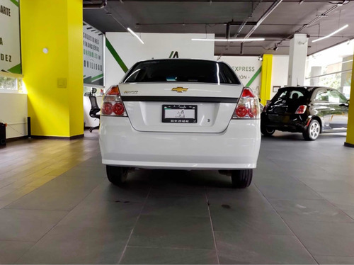 Imagen 7 de 11 de Chevrolet Aveo 2018 1.6 Ls Mt