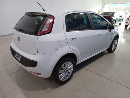 Imagen 9 de 23 de Fiat Punto Attractive 2016 1.4