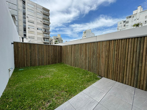 Venta De Apartamento Loft Monoambiente Muy Grande Pocitos