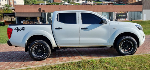 Nissan Frontier 2.3 S Cab. Dupla 4x4 4p 6 marchas
