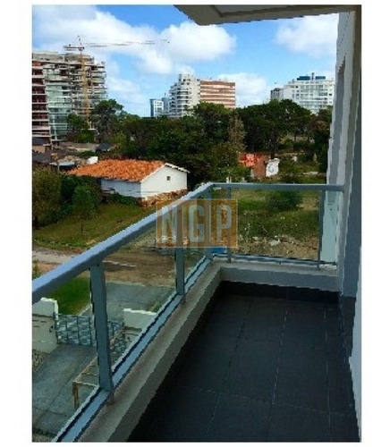 Imagen 21 de 22 de Playa Brava.