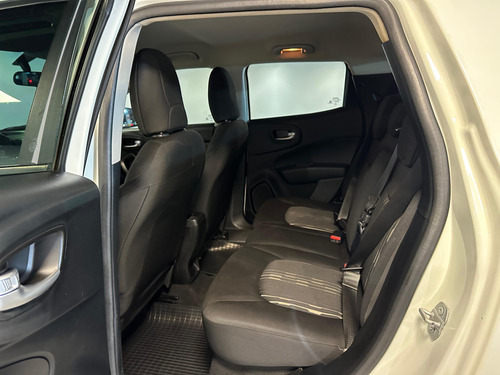 Fiat Toro 1.8 Endurance 16v Flex 4x2 Aut. 4p