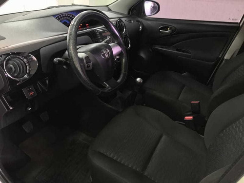 Imagem 4 de 11 de Toyota Etios Hb Xls