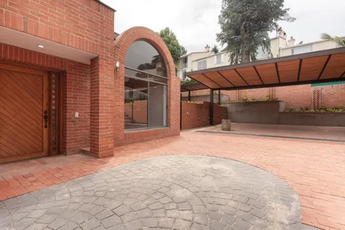 Casa En Venta En Niza Norte. Cod V3805
