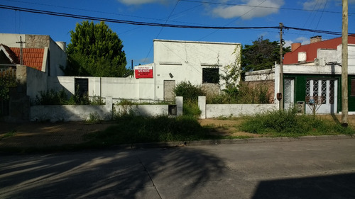 Lote 12,99 X 34 M. Con Casa A Demoler O Reciclar