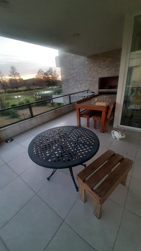 Venta Departamento De 5 Ambientes En Barrio Buenos Aires Village