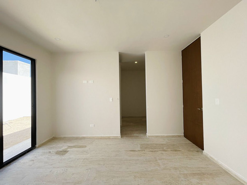 Casa En Venta Una Planta, Serenity Con 4 Recámaras Y Alberca, Mérida, Dzityá