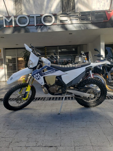 Motofeel Gdl - Husqvarna T3001 @motofeelgdl