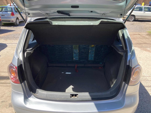 Volkswagen Suran 1.6 I Comfortline 90a 2010