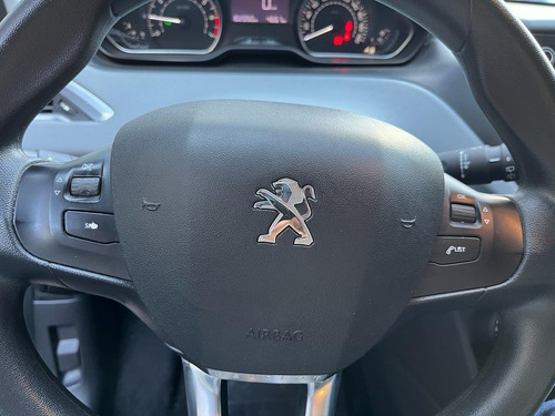 Imagen 9 de 14 de Peugeot 208 Allure Touchscreem 2016