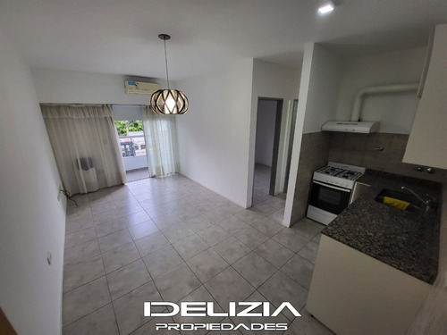 Imagen 5 de 10 de Alquiler De Departamento En Castelar