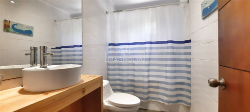 Casa En Venta De 7 Dorm. En Los Vilos