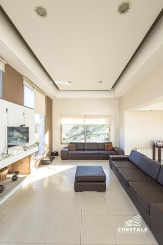 Venta Casa 5 Dormitorios Kentucky Club De Campo Barrio Privado