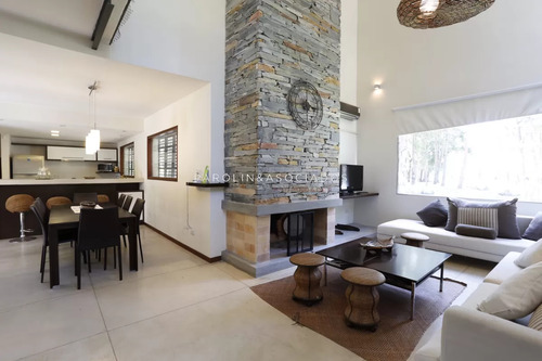 Casa En Venta Dentro Del Complejo Solanas.