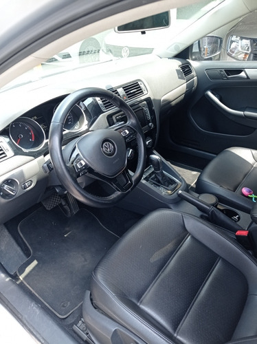 Imagen 8 de 11 de Volkswagen Jetta 2015 2.5 Sportline Qc Weltradio At
