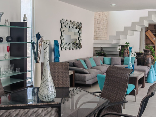 Residencia Semi Nueva Esquina, De Autor Diseño Unico Acabados De Lujo 3niv 3master Suites Una En Pb, Espacios Amplios, Iluminada, Doble Altura, Delante De Ikani Garantia De Inversion.