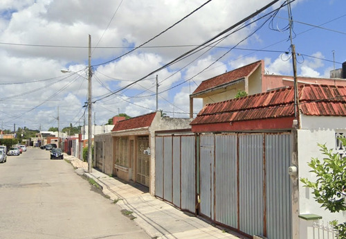 Encantadora Casa En Venta En Jardines De Miraflores, Mérida, Yucatán.