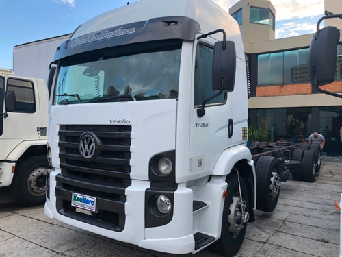 Vw 17-250 Consteletion Teto Alto 2008 8x2 Ñ 24-250