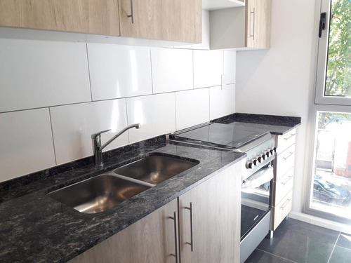 Dde U$s 2272 X M2 -balcón · Apto Prof · Fte A Plaza ·