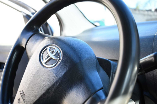 Toyota Yaris Sedan 5 P Full