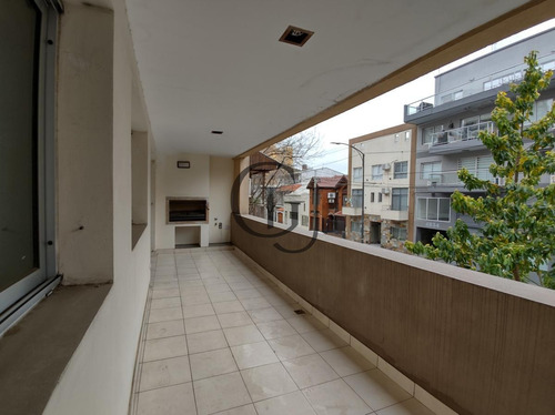 Imagen 1 de 29 de En Venta ! Excelente Departamento 3 Amb Con Patio, Cochera Y Balcon Aterrazado - 93m2