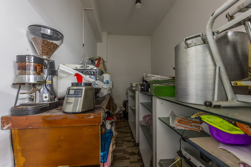 Taller Con Vivienda En Caba: Lote Propio, Terraza Y Quincho