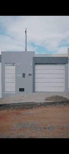 Casa Com 3 Quartos,1 Sendo Suite,banheiro Social,sala Conzin