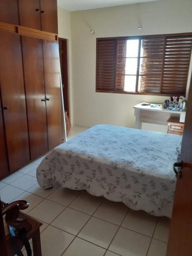 Chácara, 1035m², Casa Com 3 Dormitórios, 2 Suítes. Bairro Corrupira, Jundiaí-sp. Estuda Permuta. - Ch0023