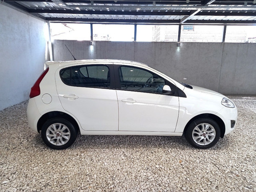 Imagen 4 de 12 de Fiat Palio Attractive Full 1.4n 5ptas | 2017