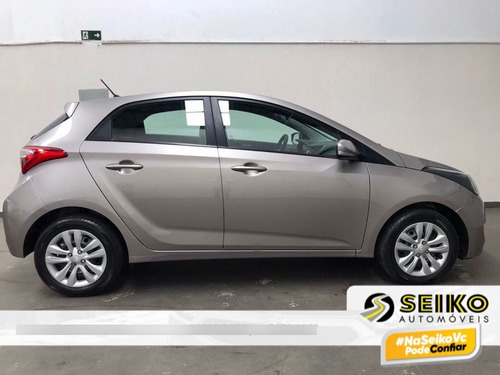 Imagem 4 de 15 de Hyundai Hb20 C./c.plus/c.style 1.6 Flex 16v Mec. 2016/20...