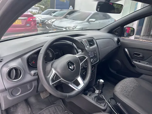 Renault Logan 1.6 Expression / Life +