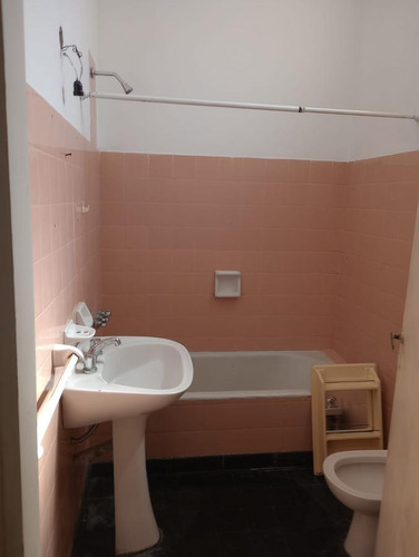 Ph En Venta - 2 Dormitorios 1 Baño - 82mts2 - La Plata