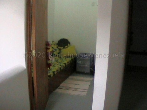 Imagen 2 de 30 de Ls Vende Town House Tucacas 23-3910