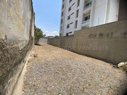Raiza Suarez Vende De Oportunidad Terreno En Centro De Barquisimeto 2 4 2 4 4 7 9 De 366 Mtr2, Con Una Excelente Ubicación En El Corazón Del Centro De La Ciudad A Pie De Calle, Zona De Alto Trafico