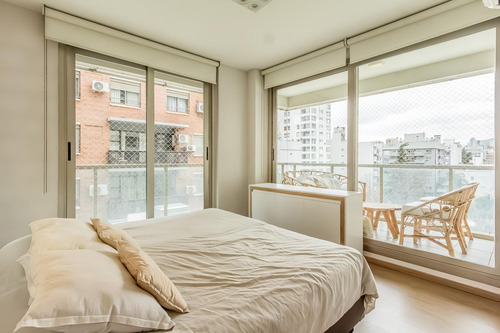 Venta Tres Ambientes. Balcon Al Frente. Luminoso. Seguridad 24hs. Amenities. Cochera. Liberateur
