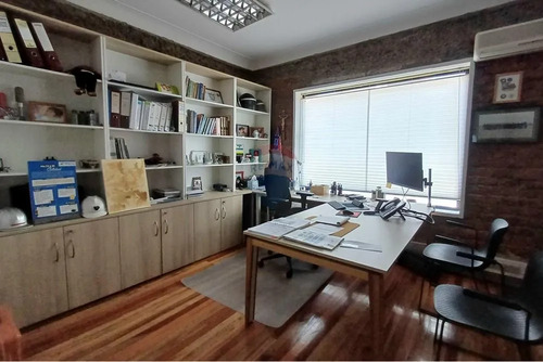 Gran Casa Oficina / Contramaestre Micalvi