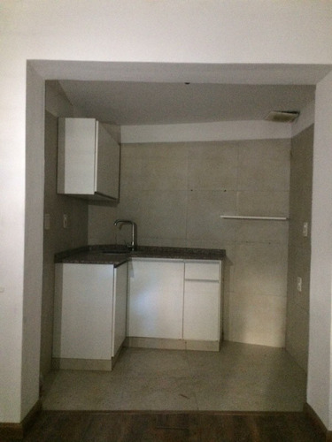 Vendo Apartamento / Ph En Pociotos 1 Dormitorio Mas Azotea