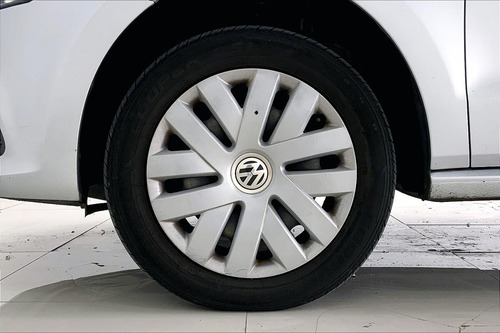 Imagen 9 de 25 de Volkswagen Polo 5 Pts Hb Starline, 16l, Tm5, R-15