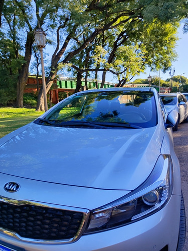 Kia Cerato 2.0 Sx At6 4 p