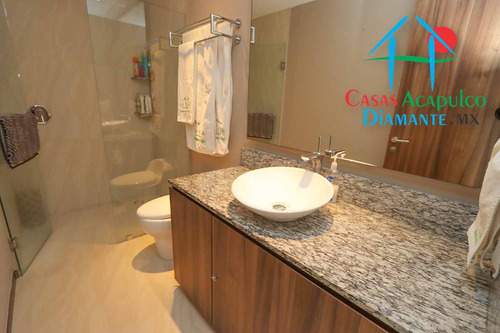 Cad La Isla Emerald C10. Terraza Grande Con Vista A Los Jardines Y Albercas