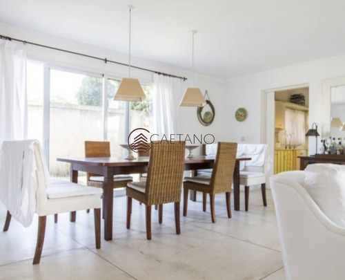 Casa En Venta En Faro De Punta Del Este- Ref: 1259