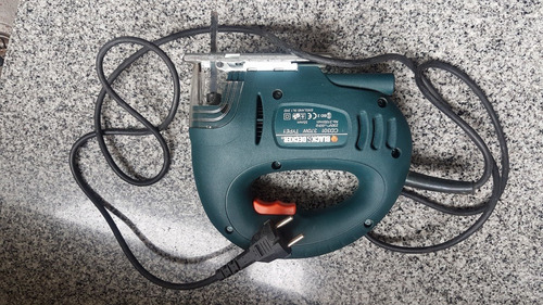 Sierra Caladora Black & Decker Cd301 + Hojas De Sierra