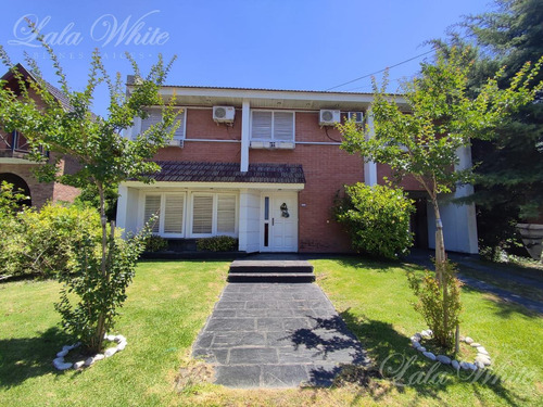 Imagen 1 de 12 de Venta - Casa En Venado Ii