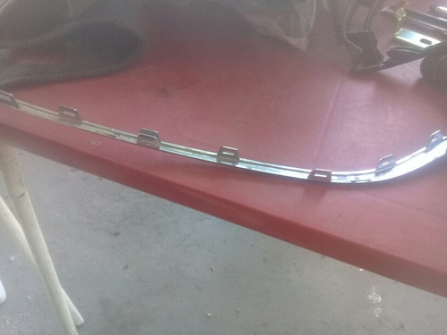 Moldura Izquierda Passat 561 853 101 (Usado)