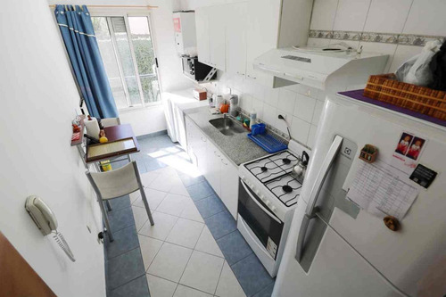 Venta Departamento 2 Amb Luminoso C/balcon -flores