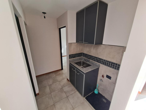 Entrada Independiente, Jardín En Esquina, Estar Comedor, Cocina, Dos Dormitorios, Equipado