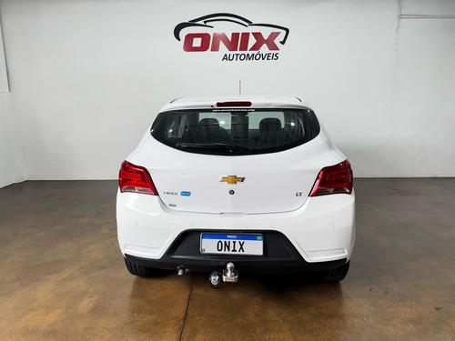 Chevrolet Onix 1.0 MPFI LT 8V